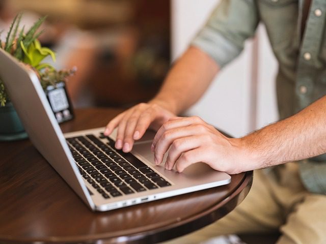 Az Értékesítés Titka: Hogyan Alakítja Át a Professzionális Weboldal az Üzleti Eredményeket? technology 7567073 640